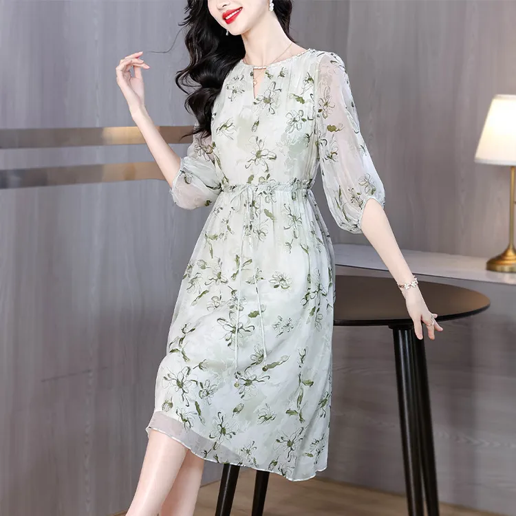 |水墨佳人|桑蚕丝碎花V领连衣裙女2025夏季新款宽松显瘦气质时尚