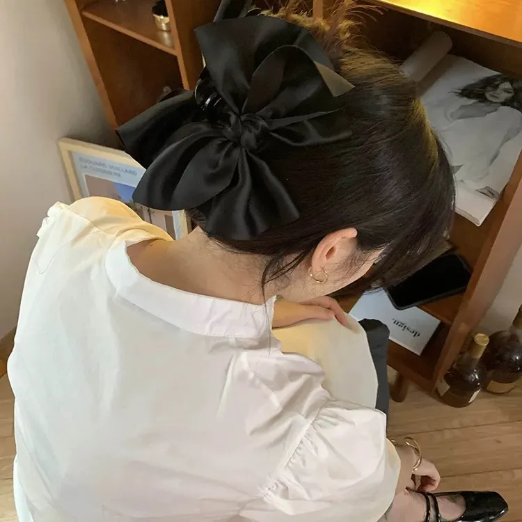 在逃公主头饰~不规则缎面大号蝴蝶结抓夹鲨鱼夹优雅公主头抓夹ins