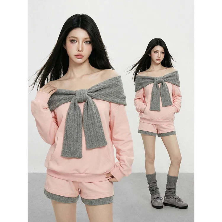 斜肩一字领宽松套头连帽卫衣秋冬慵懒松弛感露肩上衣短裤热裤靴裤
