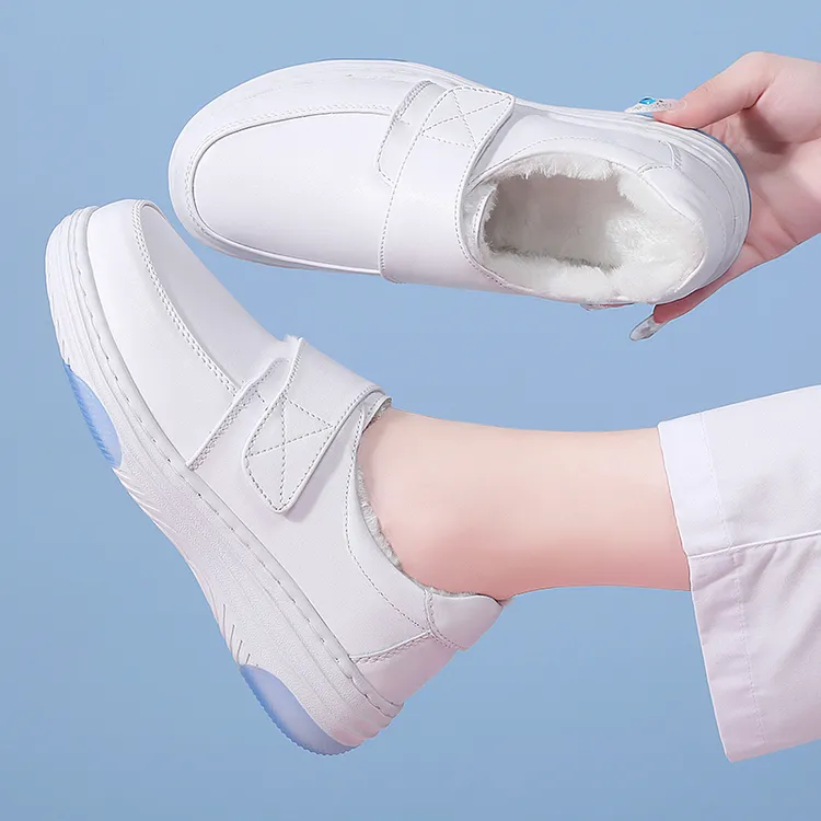 伊陌鸟新款护士鞋女软底透气不累脚冬季加绒防臭防滑保暖棉鞋秋冬