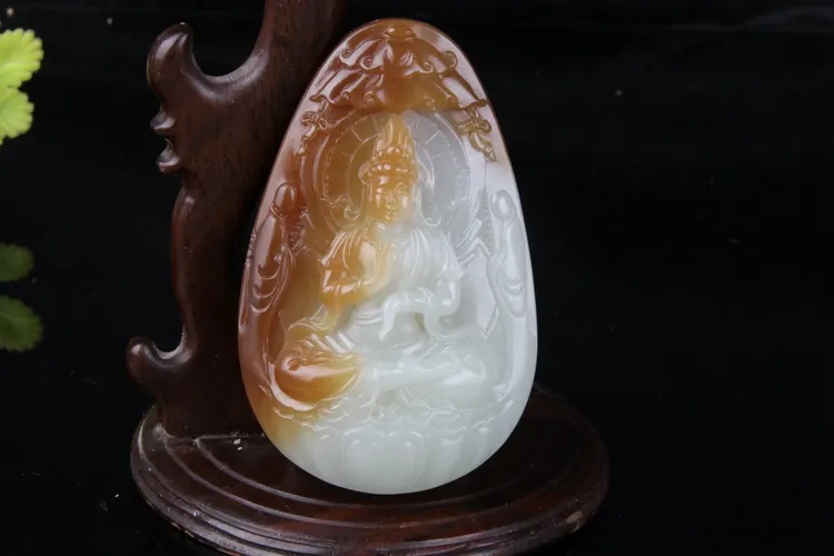 糖白观音菩萨精美玉石挂件