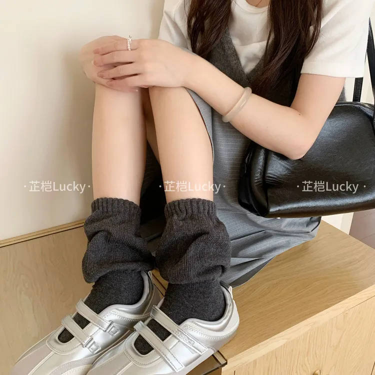 纯色宽松无骨灯笼袜女小众ins时尚舒适慵懒风中筒堆堆袜大象袜