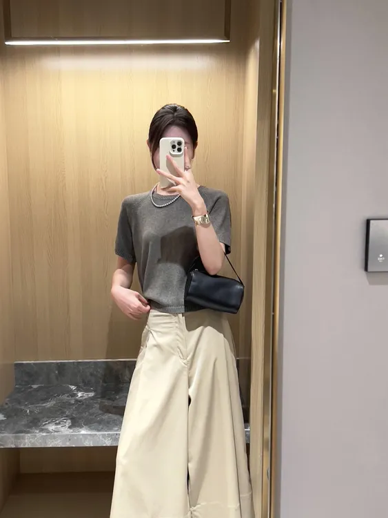 2025夏季新款韩系简约质感基础款圆领短袖T恤上衣气质百搭休闲裤
