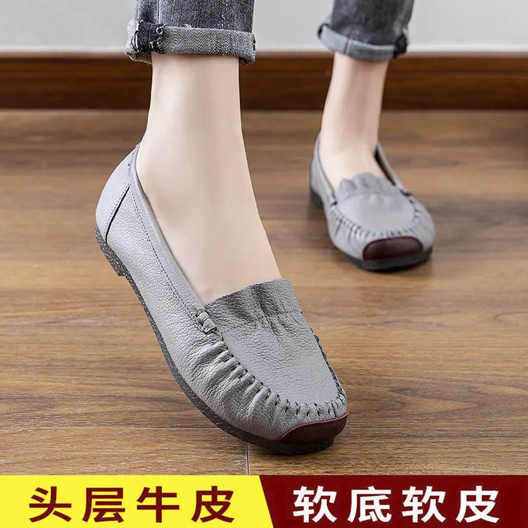 蜻蜓牌妈妈鞋软底女士皮鞋2025春季平底女单鞋中老年真皮豆豆鞋