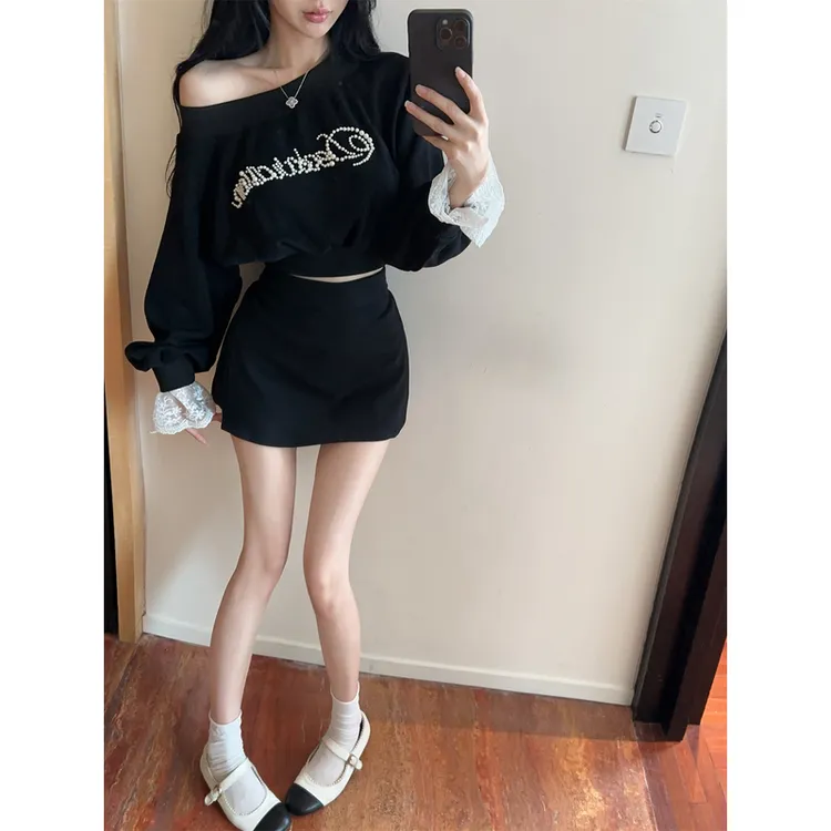 法式气质纯欲一字肩蕾丝袖字母重工钉珠卫衣+半身裙女秋时尚套装