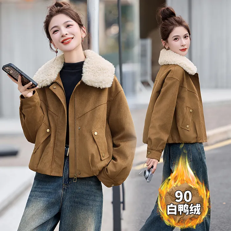 羊羔毛翻领拼接羽绒服女短款2025冬季新款加厚保暖宽松白鸭绒外套