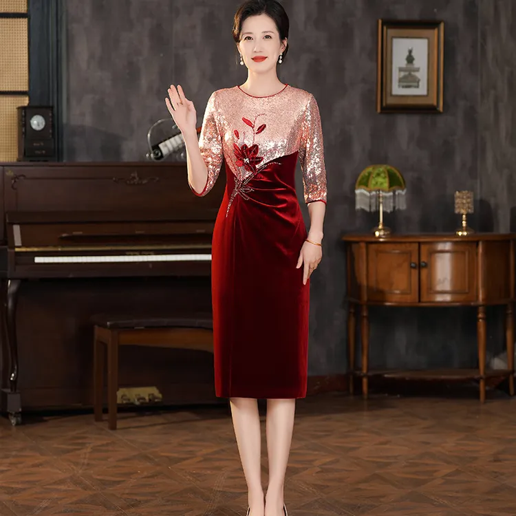高级感喜妈妈婚宴装礼服2025秋冬季新款高贵喜婆婆丝绒宴会连衣裙