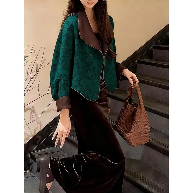 新中式国风巨好看的初冬外套2025秋冬新款今年流行爆款复古上衣女