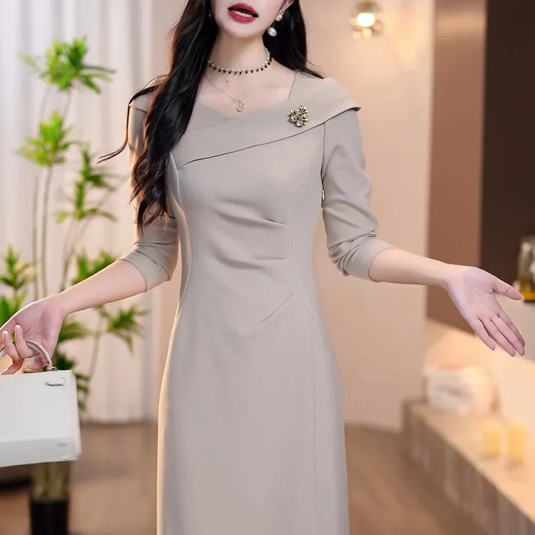 气质优雅收腰显瘦连衣裙女秋季新款时尚休闲中长款开叉设计感裙子