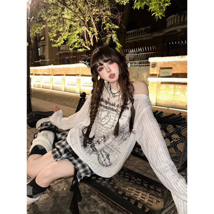 亚文化穿搭美式辣妹斜肩罩衫女春季慵懒露肩t恤防晒宽松长袖上衣