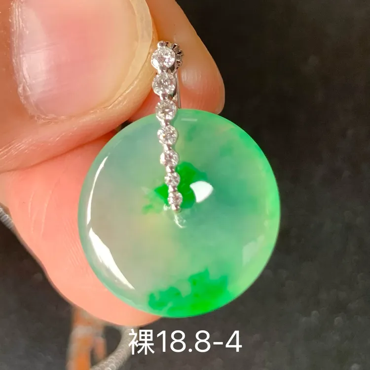 冰飘绿平安扣天然翡翠吊坠镶嵌精致女生配饰高级感玉石