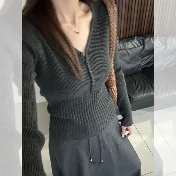 韩系灰色V领针织打底衫女内搭秋冬2025新款软糯收腰显瘦长袖上衣