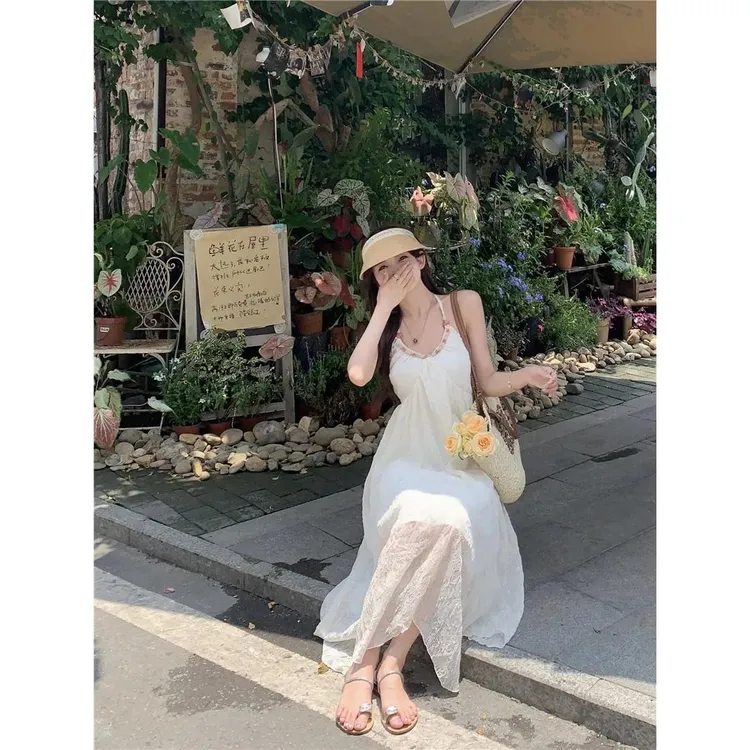 迎熙在逃公主裙洛月花神夏季新款纯欲大露背挂脖吊带连衣裙女绑带