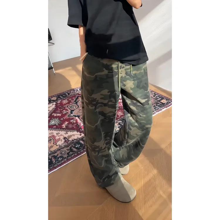 军绿色微喇迷彩卫裤男款水洗重磅垂感直筒休闲裤美式复古跳舞裤子