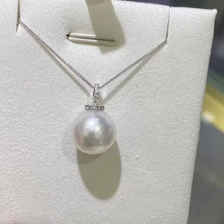 【玥白丽】18k金奶瓶万能扣珍珠吊坠12-14mm6A淡水正圆微瑕