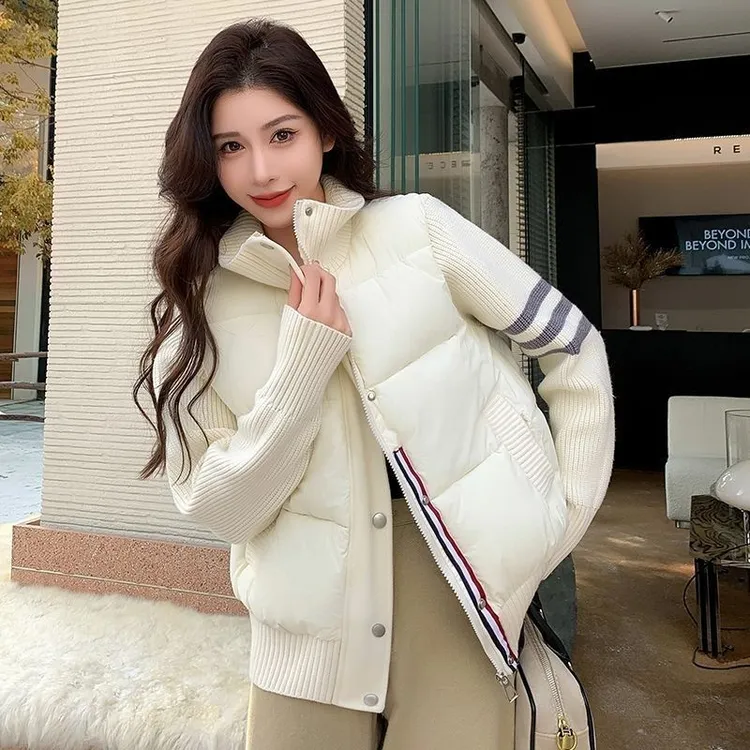 轻薄女款长袖拼接纯色短款宽松型秋冬外穿立领保暖针织网红外套