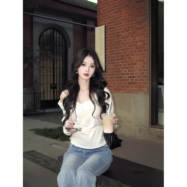 MARIE.COCO纯欲风穿搭一字领设计感上衣秋季新款修身牛仔裤两件套