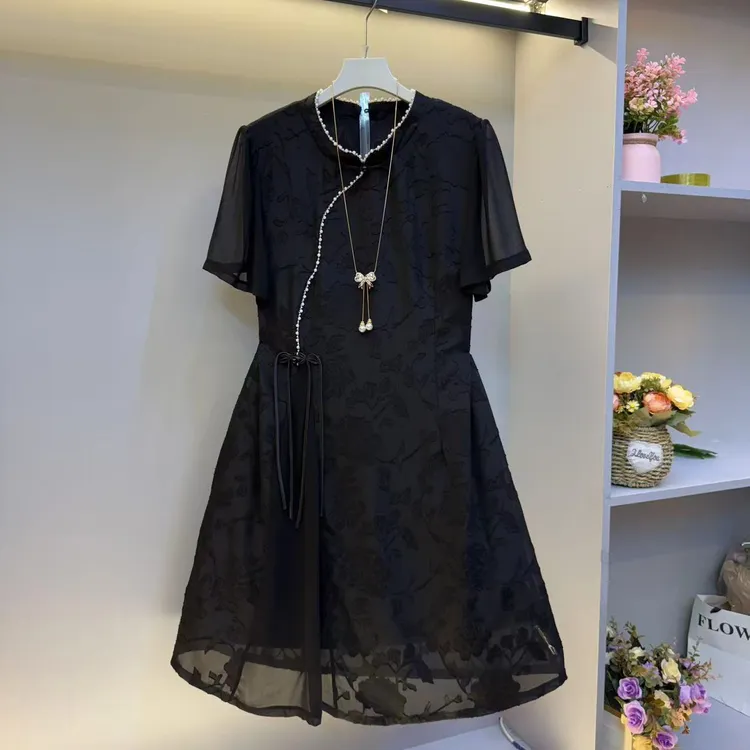 欧货2025夏新中式精致穿珠盘扣显瘦气质连衣裙