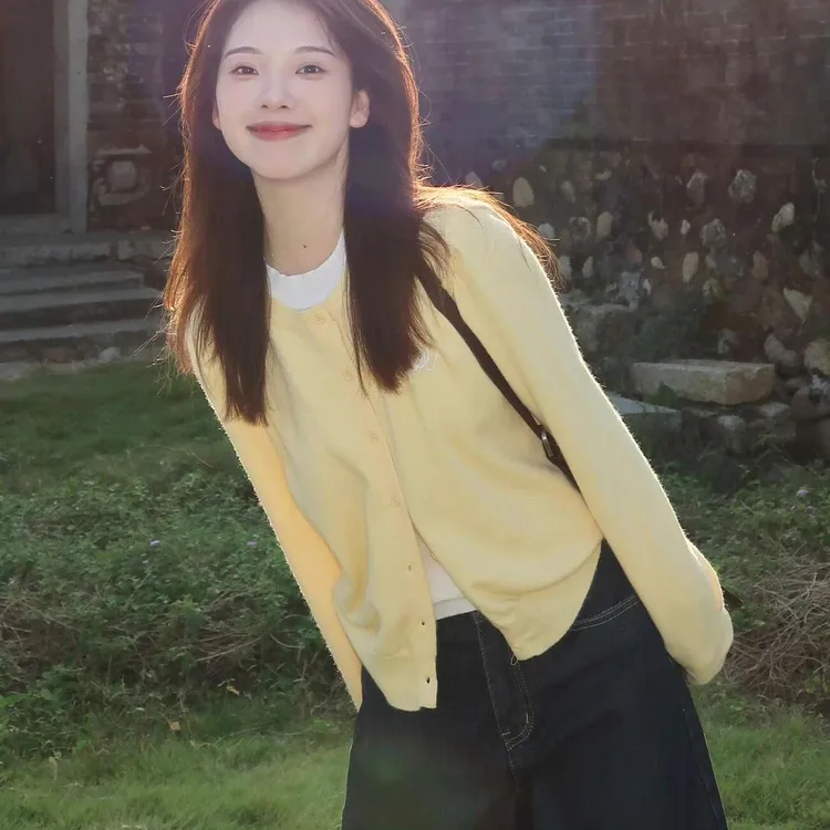 .拼色假两件针织开衫女慵懒风长女鹅黄微浅蓝色针织衫