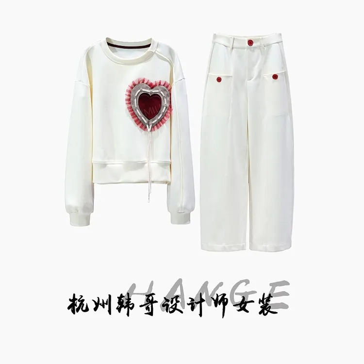 【韩哥女装】2025秋冬新品《茶白如霜落玉盘》茶白色爱心套装5935-Q1
