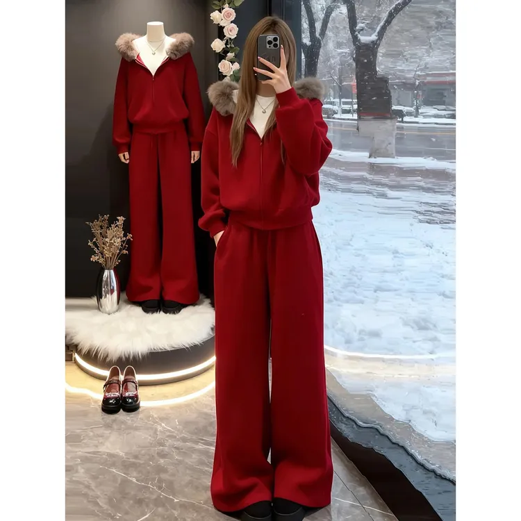 巨好看的慵懒红色休闲运动套装女秋冬加绒加厚新年毛领卫衣两件套