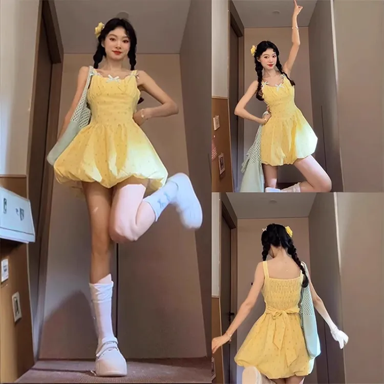 法式小众纯欲收腰显瘦气质辣妹短款性感甜美露背无袖设计感连衣裙