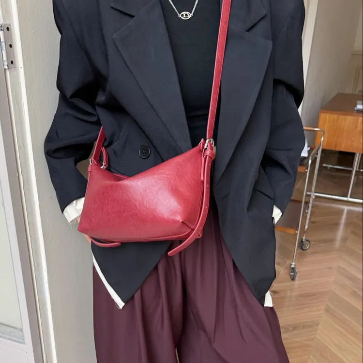 轻便腋下包真皮单肩斜挎包女简约hobo安哥拉红头层植鞣牛皮帆船包