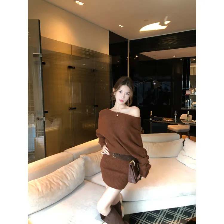 【禾呈】秋季时尚斜肩长袖气质名媛包臀保暖显瘦连衣裙10701