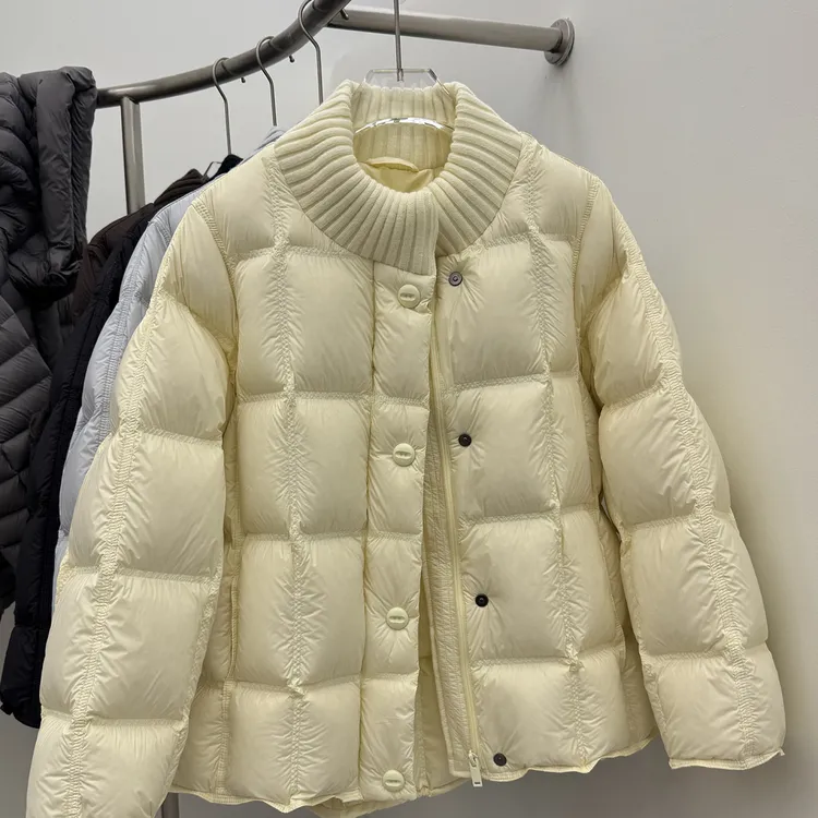 白鸭绒羽绒服女短款2025冬季新款韩版立领加厚针织拼接保暖外套