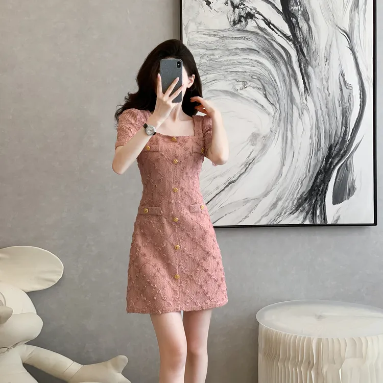 2025新款方领法式名媛小香风显瘦气质短袖夏季A字连衣裙复古裙子