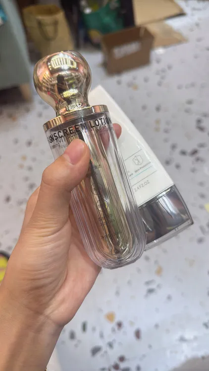 温和隔离防护乳男女通用户外清透清爽提亮