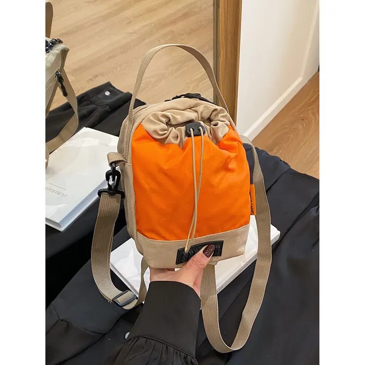 户外运动便携热卖小挎包抽绳登山单肩手机包钥匙包手提包斜挎包z