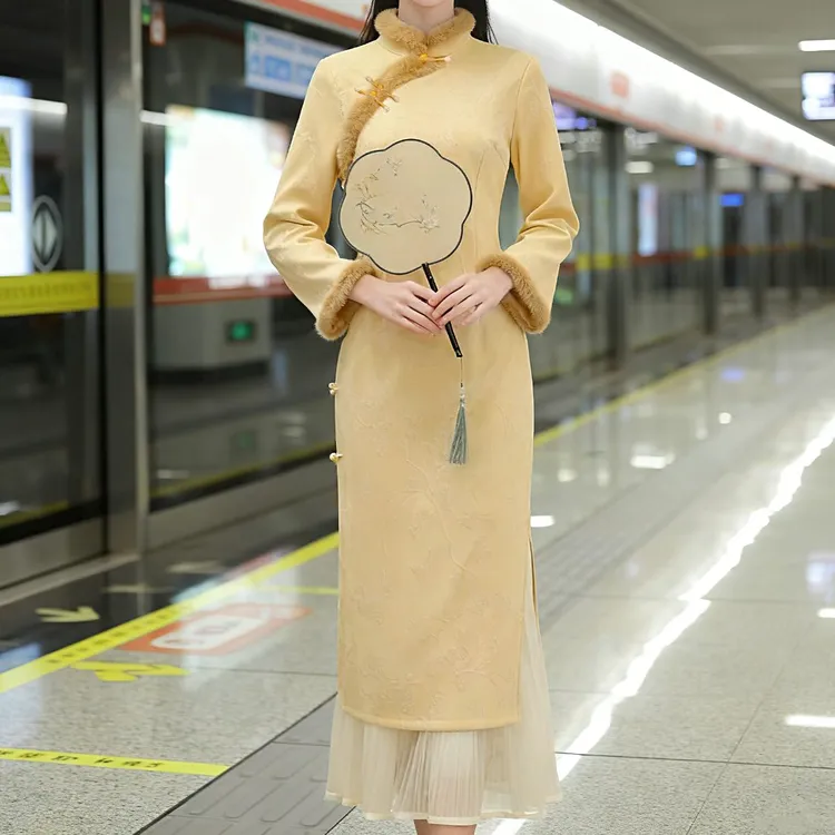 俏娘鱼【云舒锦袖】2025冬季新款复古改良保暖毛绒领新中式旗袍女