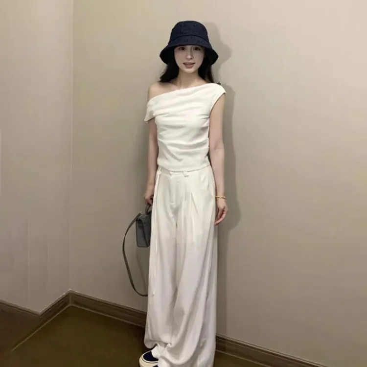 法式白色斜肩短袖T恤女夏2025新款设计感超好看独特漂亮露肩上衣