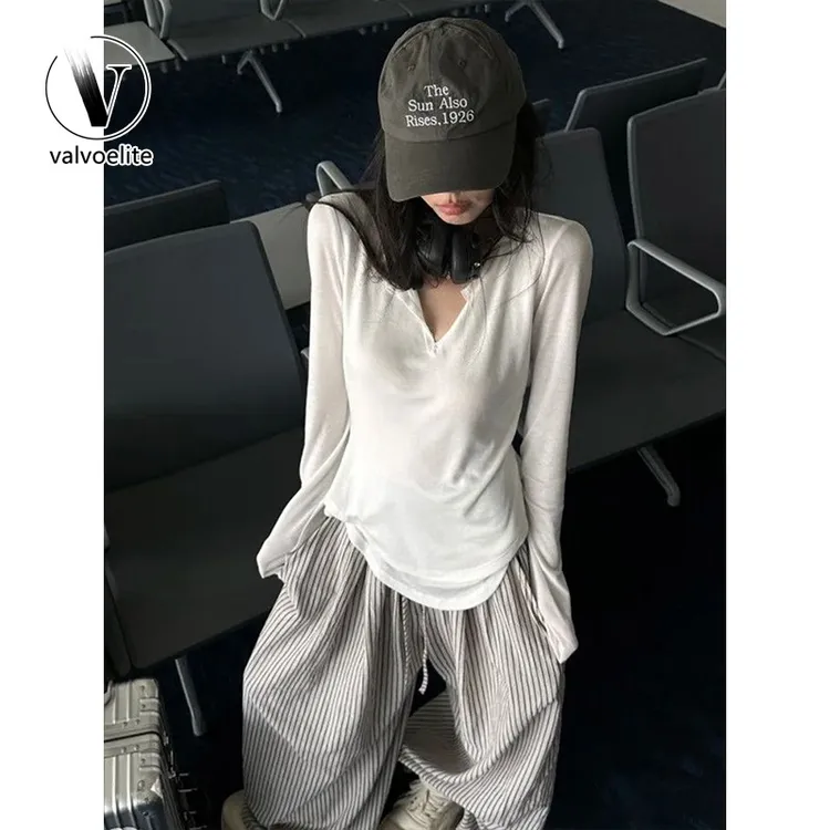 VALVOELITE美式覆古纯色V领长袖T恤女设计感小众修身时尚气质上衣