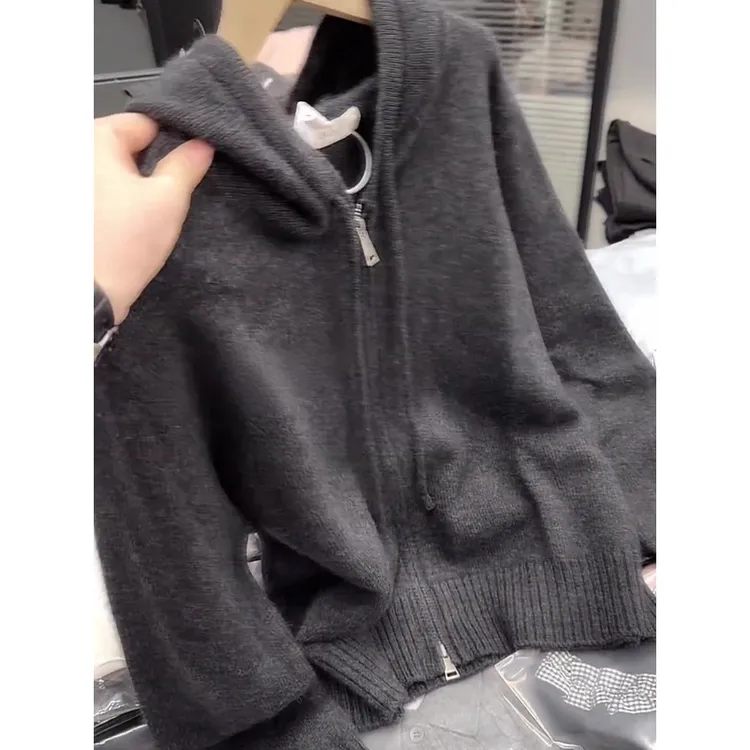 韩系高级感气质百搭减龄简约灰色连帽针织衫2025秋冬新款毛衣开衫