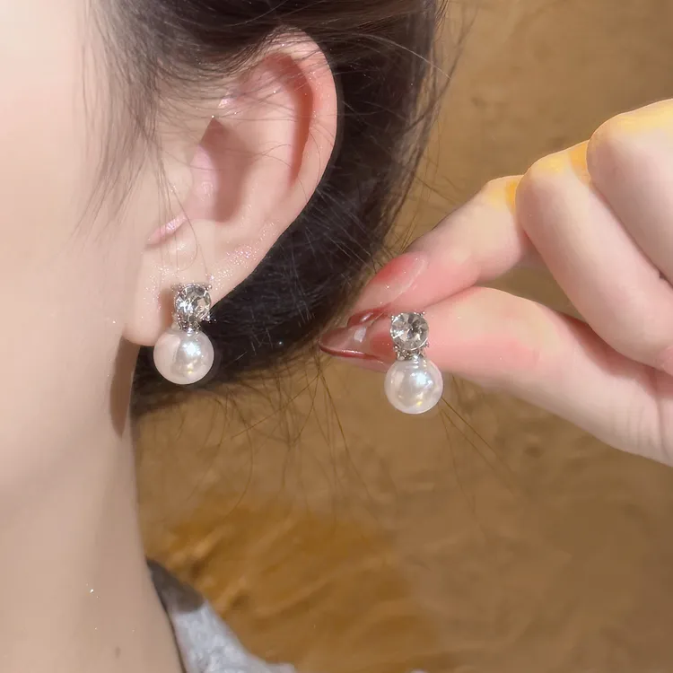 铜合金耳饰 仿锆石珍珠耳钉女2025款轻奢高级感耳环绝美气质耳饰