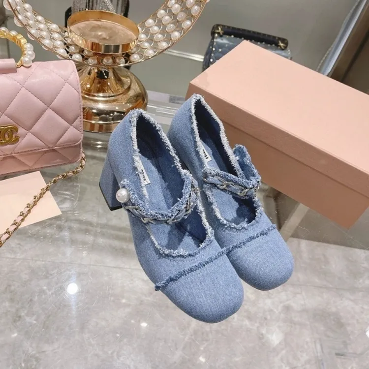 2025早春新款高版本miu家玛丽珍高跟珍珠复古粗跟链条一字带女鞋