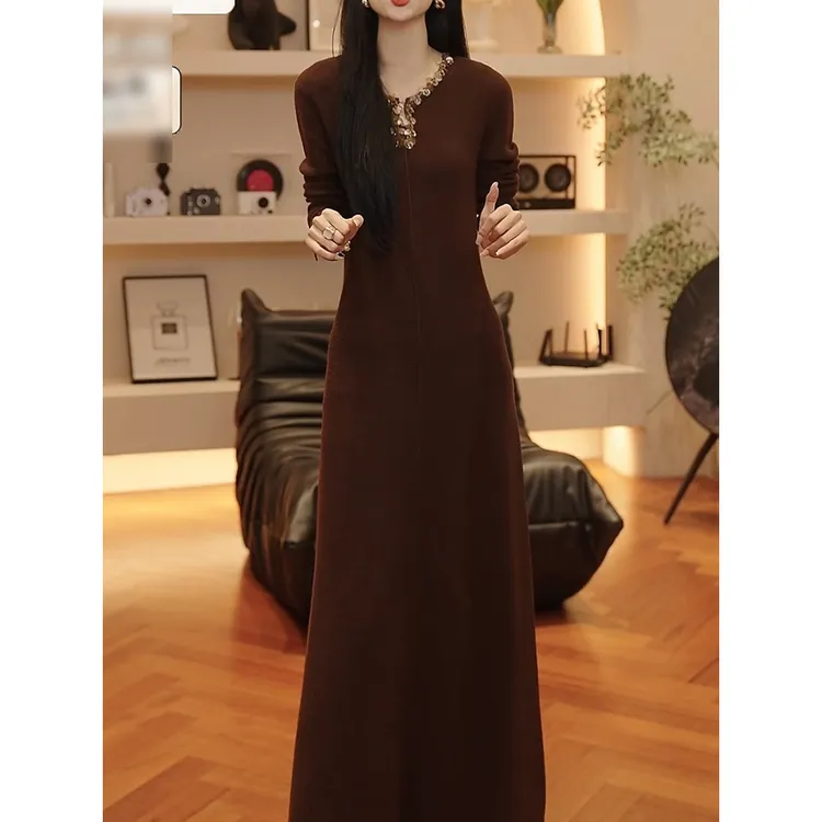 复古时尚气质纯色针织连衣裙2026春季新款轻奢优雅收腰显瘦A字裙