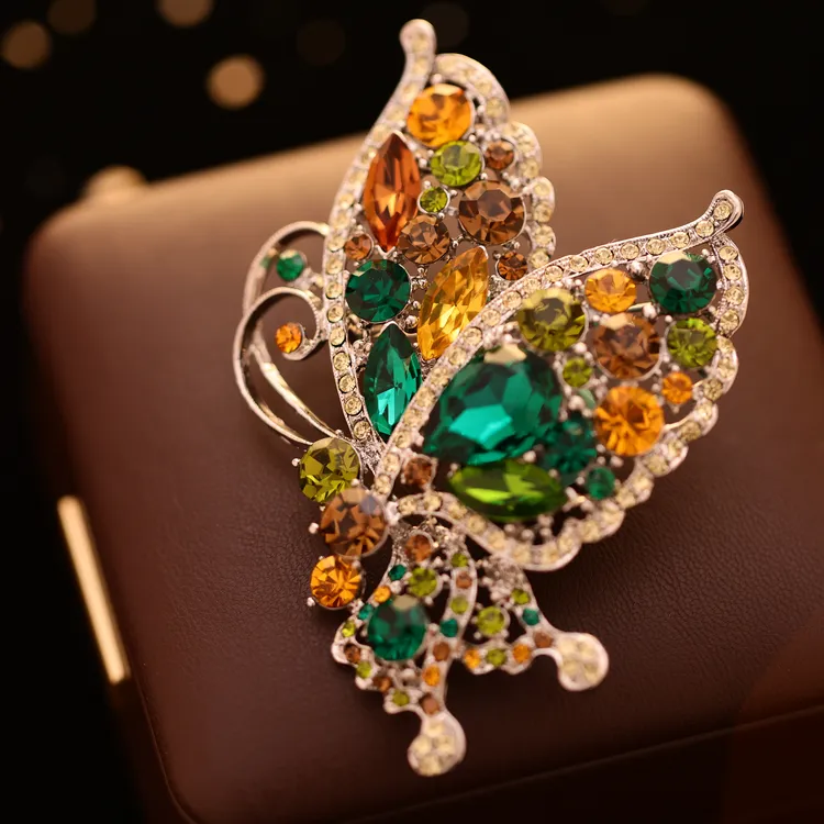 合金仿水晶胸针 澜七-新风轻奢简约小香风时尚多彩蝶胸针-J1909