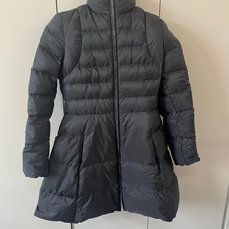 99新 Prada/普拉达 42码/prada普拉达收腰羽绒服/99新