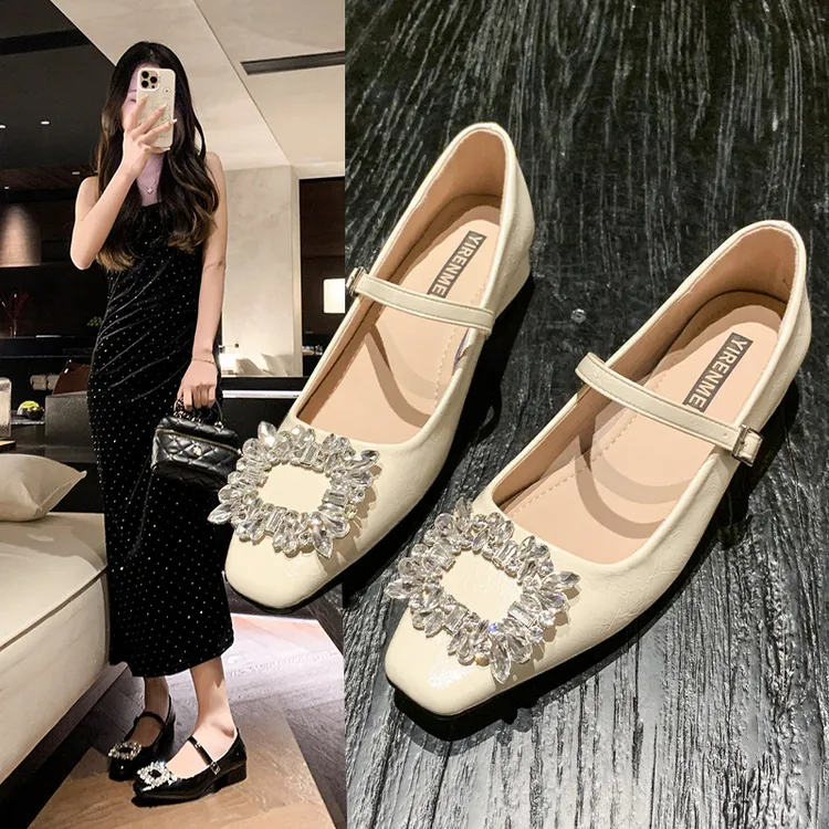 玛丽珍鞋女2025年春季新款法式水钻方扣时尚单鞋方头粗跟高跟鞋女