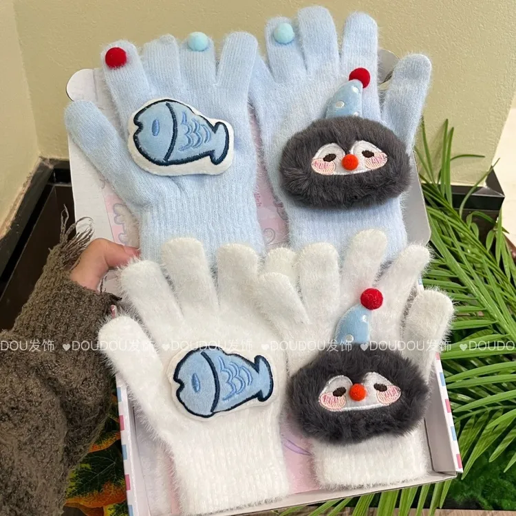 可爱企鹅小鱼毛绒手套冬季保暖毛茸茸学生骑行防风全包分指防寒