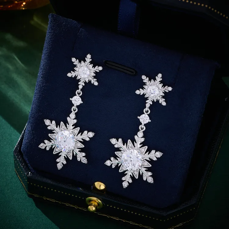 铜合金合成锆石耳饰 新款轻奢风时尚耳饰小众设计感长款雪花耳环