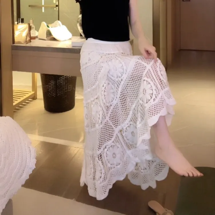 【山有花兮】 2025春季百搭蕾丝勾花镂空显瘦A字裙LK2501976