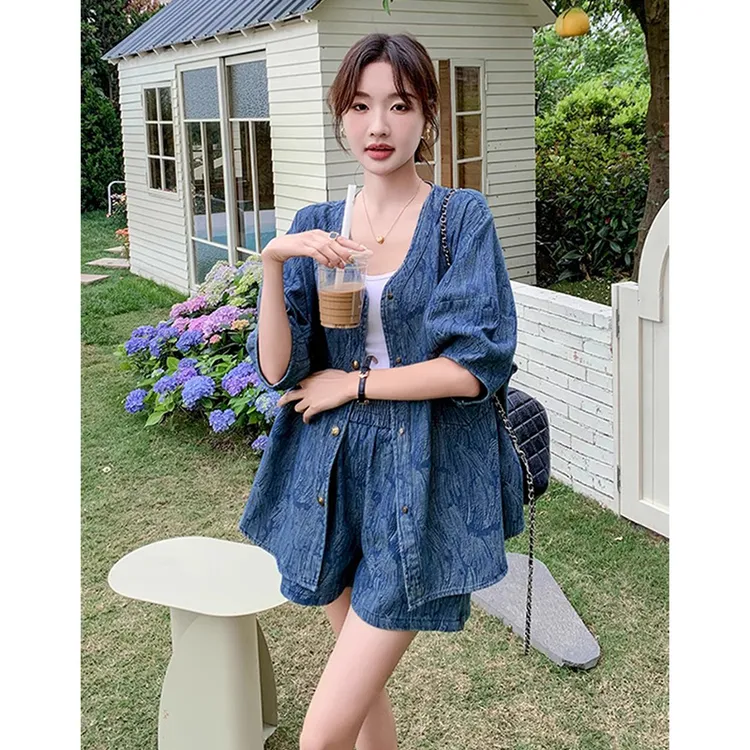 提花牛仔短袖套装女夏2025新款又a又飒松弛感穿搭休闲短裤两件套