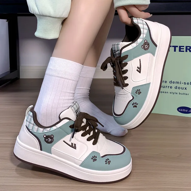 回力可爱小熊厚底板鞋女2025秋冬新款学生百搭鞋子原创休闲小白鞋