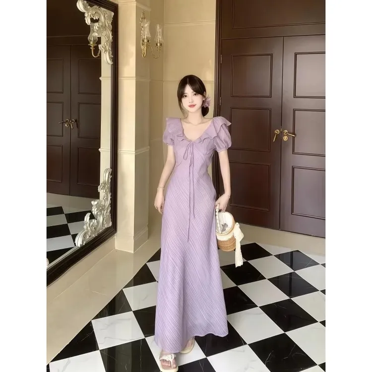 法式温柔风荷叶边V领泡泡袖连衣裙女夏季新款气质收腰显瘦长裙