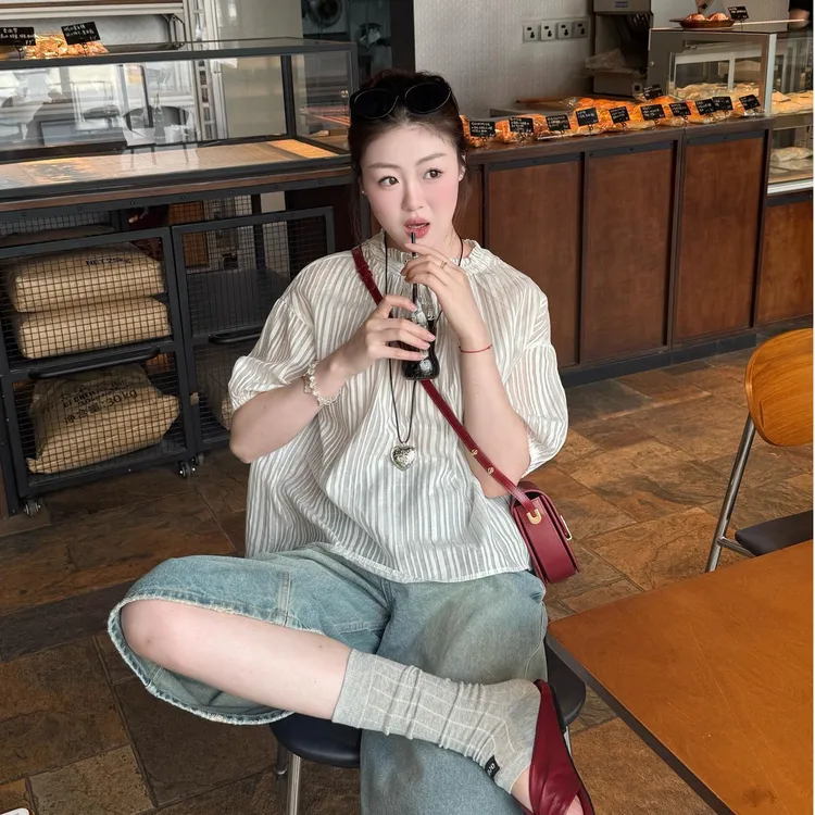 白色条纹防晒衬衫短袖女小个子夏日漂亮宽松显瘦娃娃衫泡泡袖上衣