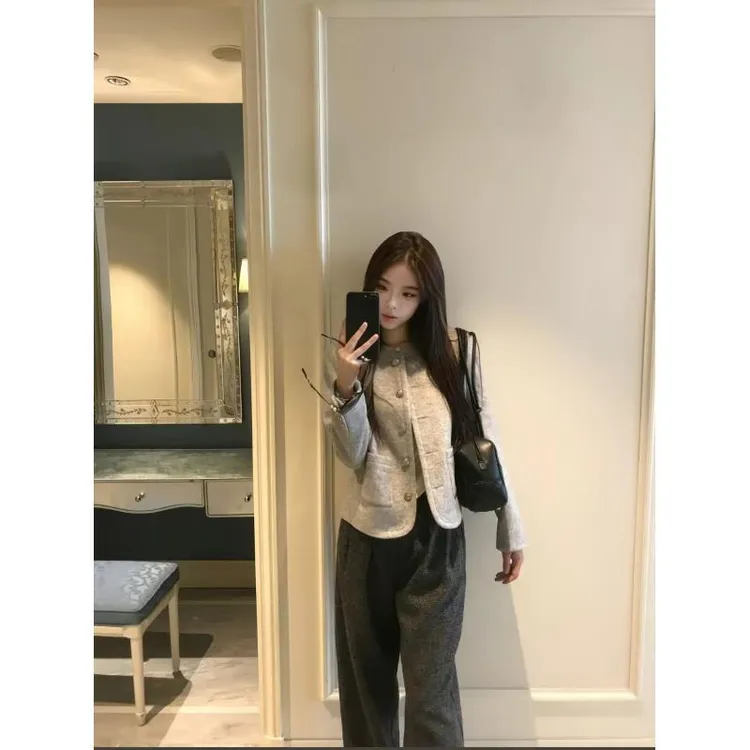 *尹千金*【气质姐姐】秋冬穿搭 短款小香风百搭随性气质外套W257475